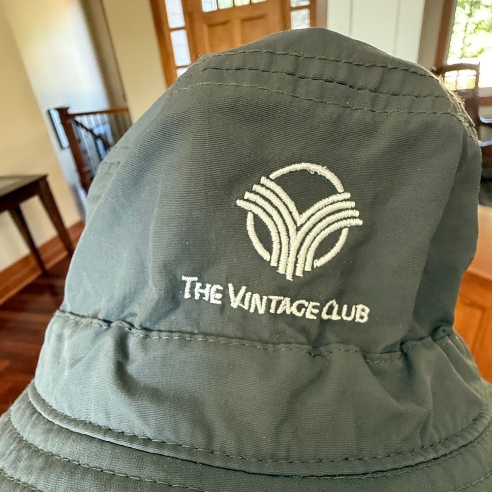 Levelwear Gray Bucket Hat in excellent pre-owned condition. - Picture 3 of 9